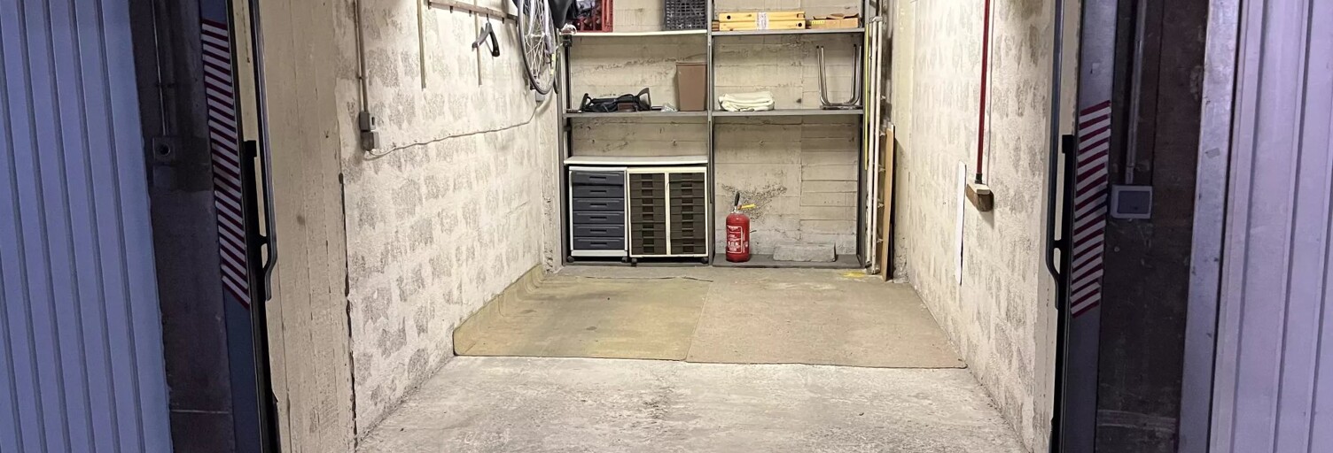 Garage   m² à louer à Nice (06100)