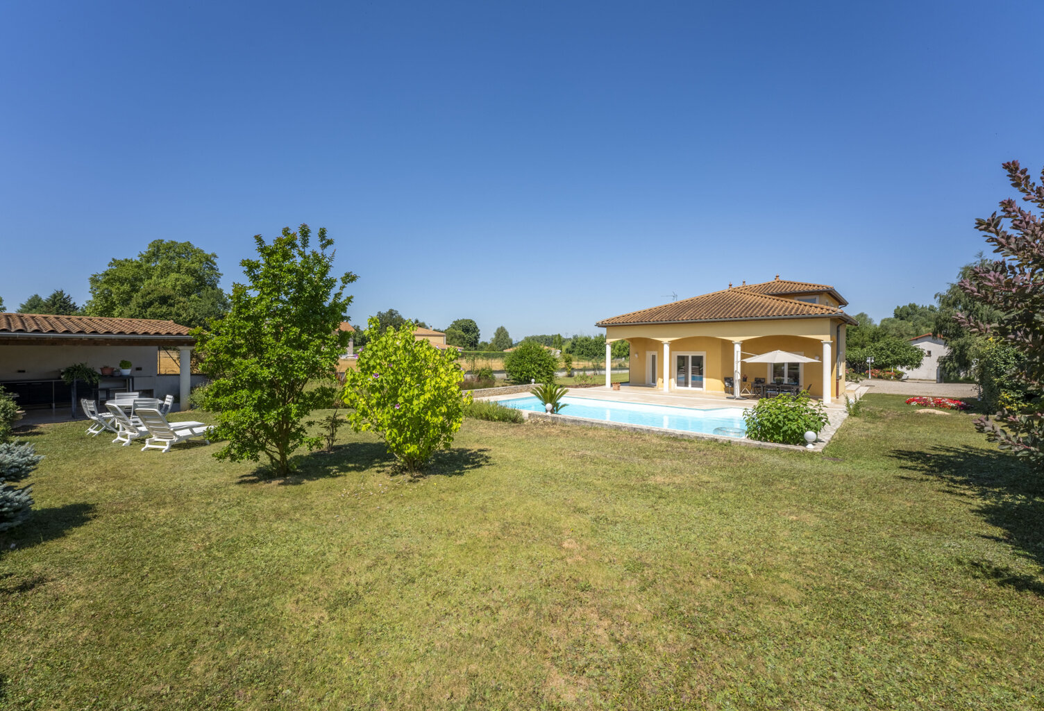 Maison d'architecte sur belle parcelle — photo 1