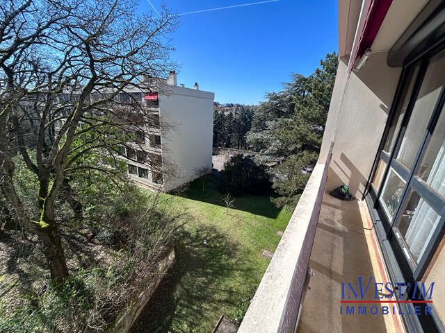 Appartement St Genis Laval 4 pièce(s) 83 m2 + parking +cave. — photo du bien