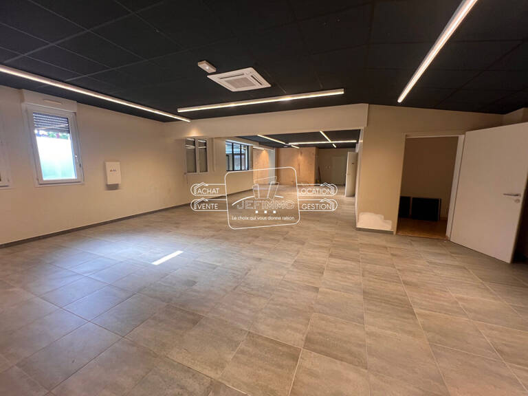 Local commercial / Bureaux de 190 m² — photo 1