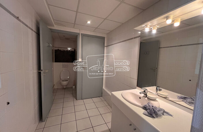 Local commercial / Bureaux de 190 m² — photo 4