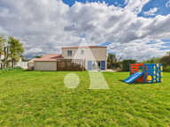 Maison 5 chambres + GARAGES + terrain - DPE A — photo 3