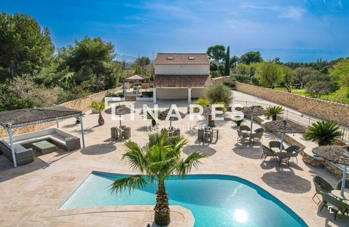 L'IMPRENABLE - Maison T8 de  200m²  - Annexe de 25m² - Parcelle — photo 2