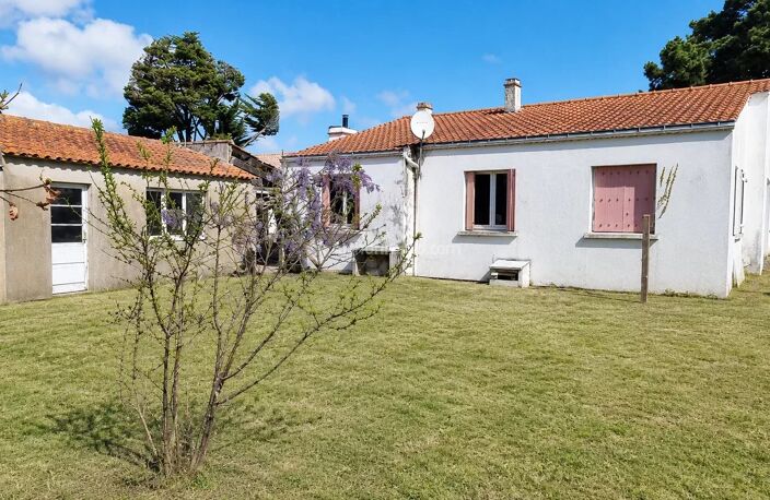 Maison à fort potentiel entre la plage des Dames et la plage des Sableaux — photo 3