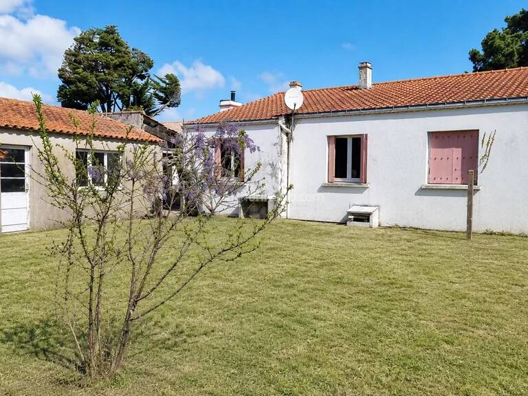 Maison à fort potentiel entre la plage des Dames et la plage des Sableaux — photo 1