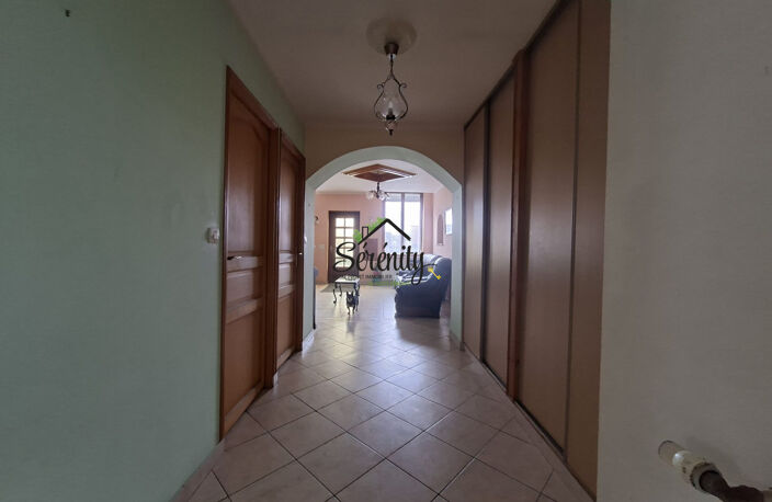 Immeuble avec 2 locataires et une maison — photo 2