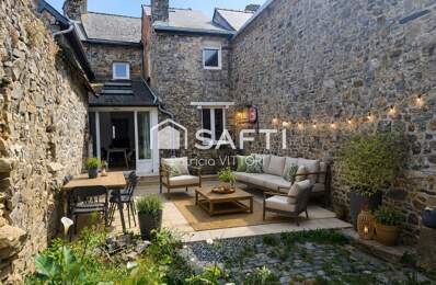 Maison en pierre avec terrasse, jardin et vue dégagée — photo du bien
