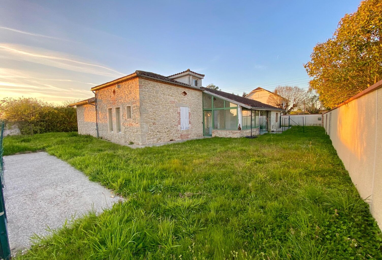 MAISON EN PIERRE,PISCINE,DOUBLE GARAGE SUR 1195 M2 — photo 1
