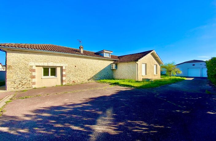 MAISON EN PIERRE,PISCINE,DOUBLE GARAGE SUR 1195 M2 — photo 2