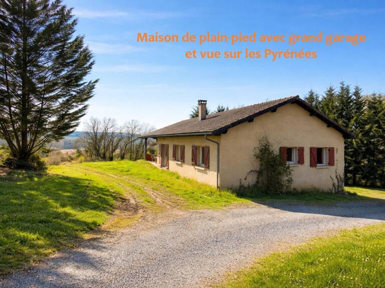 Maison familiale de type T5 d'environ 135m² avec garage sur 3000m² de terrain — photo 1