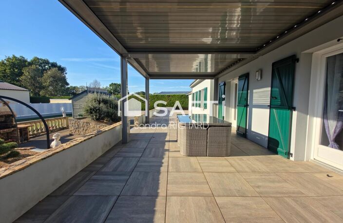 Plus de 140 m² habitables + Dépendances — photo 2
