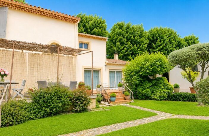 Une maison pensée pour le bonheur en famille /  5 pièces, 3 chambres, de beaux espaces de vie et un cadre paisible : le compromis parfait entre confort, convivialité et qualité de vie. — photo 2