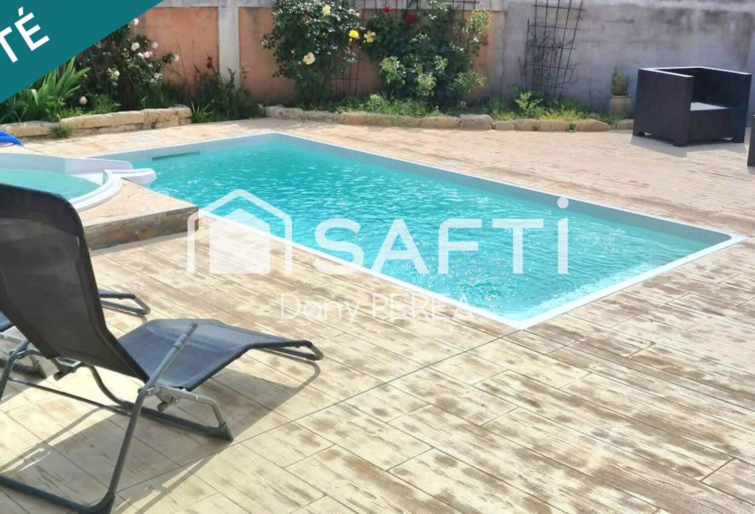 Villa avec piscine, jacuzzi, jardin et garage. — photo 1
