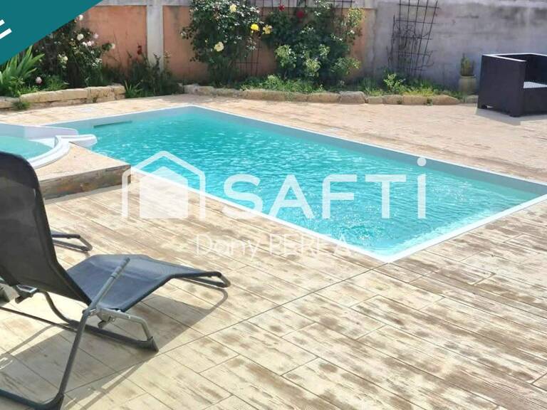 Villa avec piscine, jacuzzi, jardin et garage. — photo 1