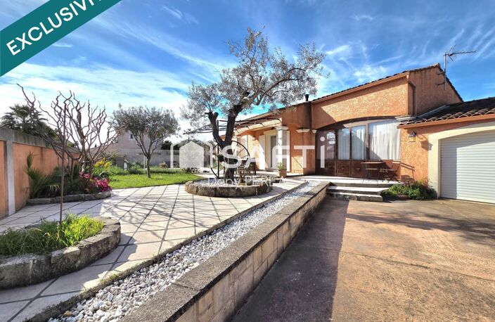 Villa avec piscine, jacuzzi, jardin et garage. — photo 3