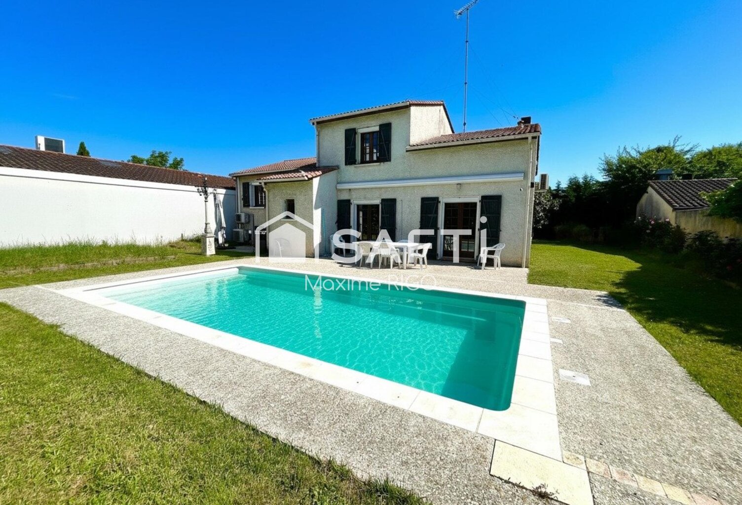 Villa 8 pièces 163m² avec piscine en centre-ville — photo 1