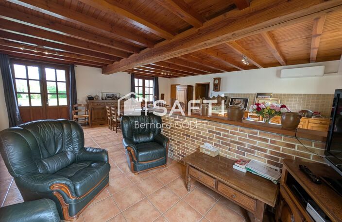 Propriété de caractère au cœur d'un village de charme en Charente — photo 4