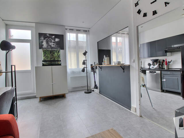 VERNAISON T2 RENOVÉ AVEC BALCON ET CAVE — photo du bien