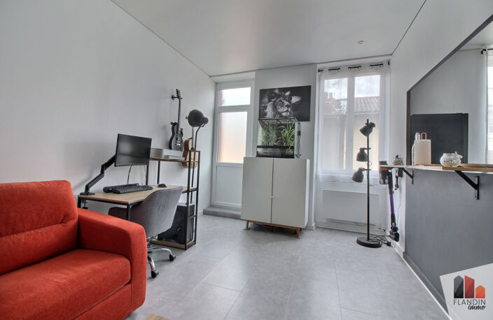 VERNAISON T2 RENOVÉ AVEC BALCON ET CAVE — photo 2