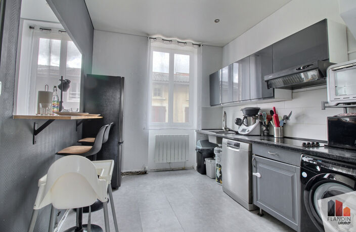 VERNAISON T2 RENOVÉ AVEC BALCON ET CAVE — photo 4