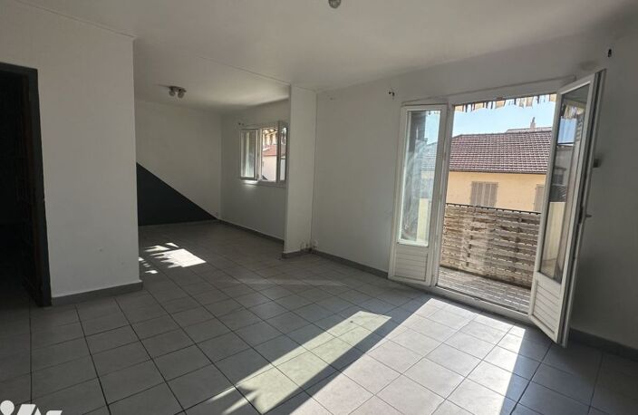 Vente appartement 3 pièces 66 m² Toulon (83100) — photo 2