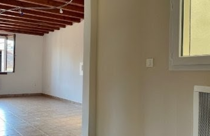 Maison de ville 80m² R+2 – Nîmes centre – Garage + Cour intérieure – 232 000€ (honoraires inclus) — photo 2