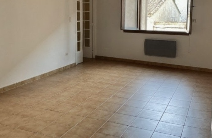 Maison de ville 80m² R+2 – Nîmes centre – Garage + Cour intérieure – 232 000€ (honoraires inclus) — photo 3