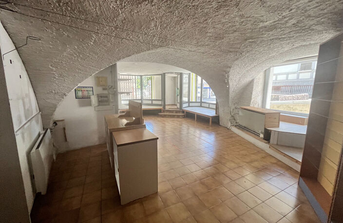 Local commercial Guillestre 98 m2 /54m² carrez — photo 2