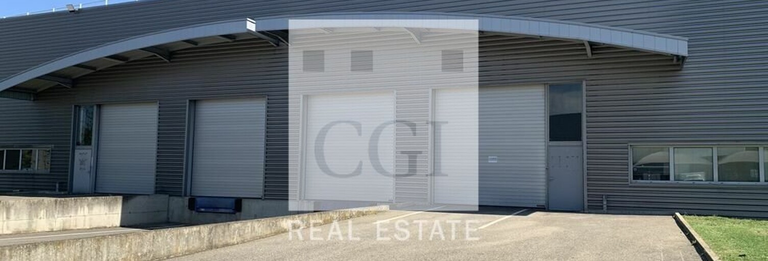 Commerce  972 m² à louer à Saint-Priest (69800)