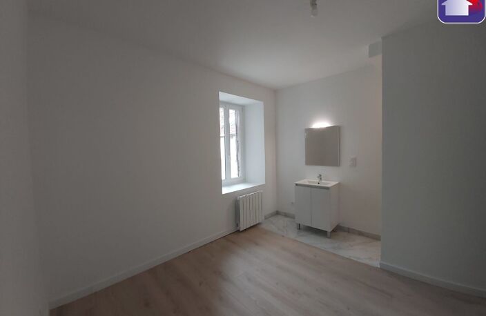 Location appartement 2 pièces 38 m² à Tarascon-sur-Ariège (09400) — photo 3