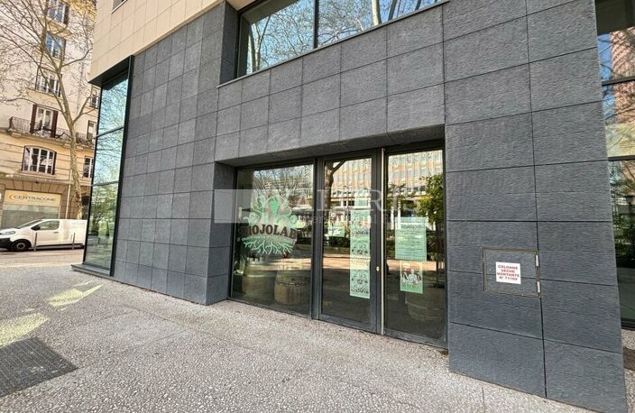 LOCAL COMMERCIAL à LOUER — photo 2