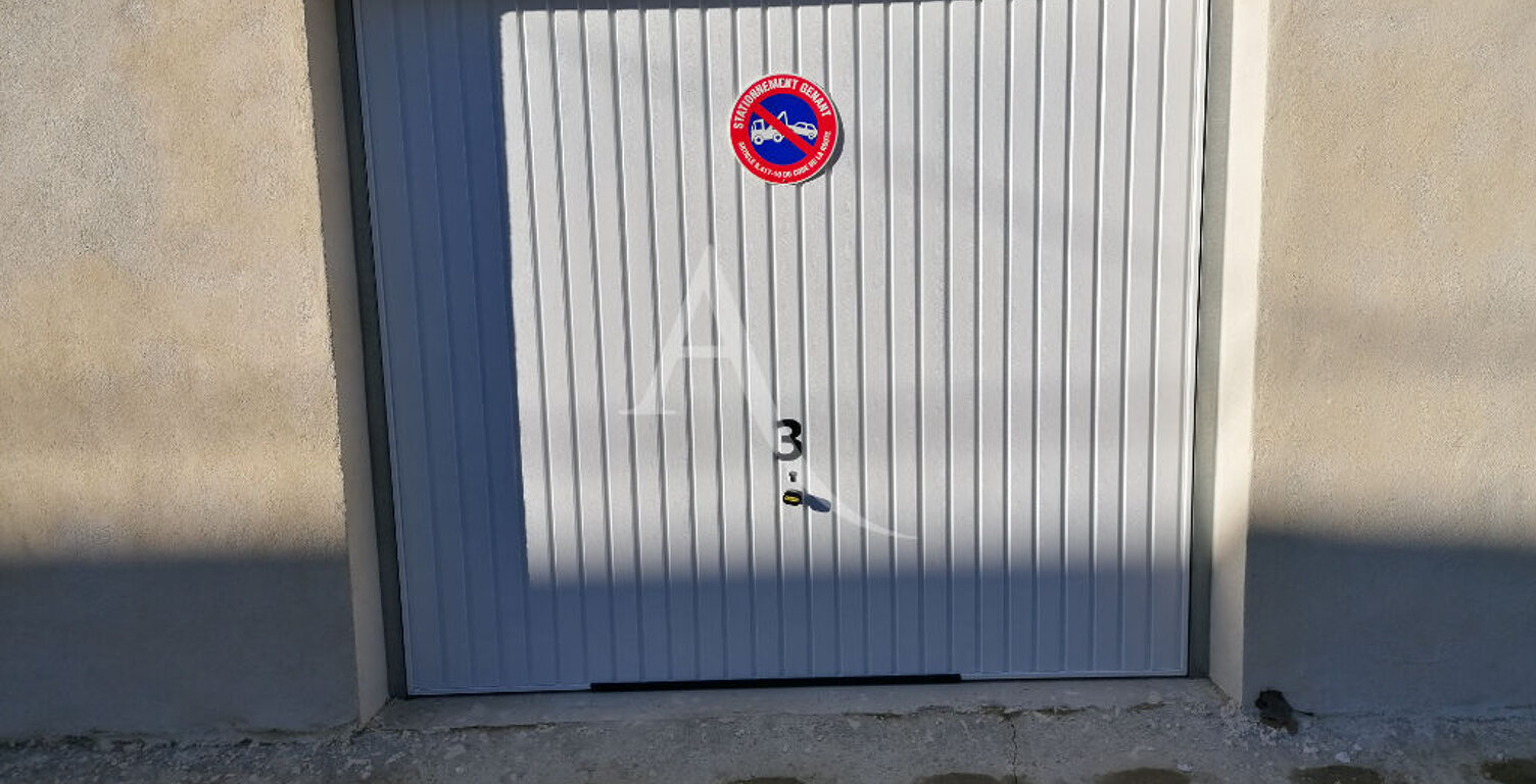 Garage à Blaye Les Mines 15m² — photo 1