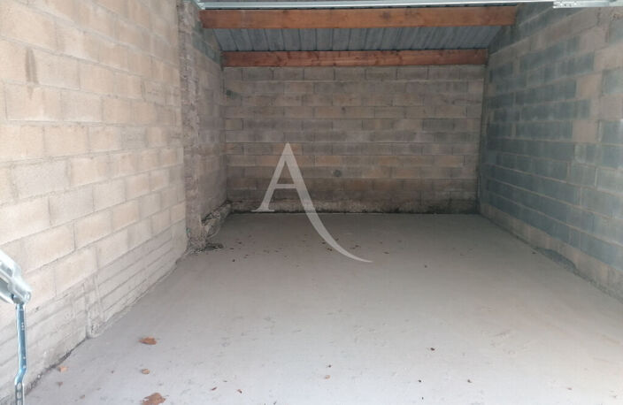 Garage à Blaye Les Mines 15m² — photo 2