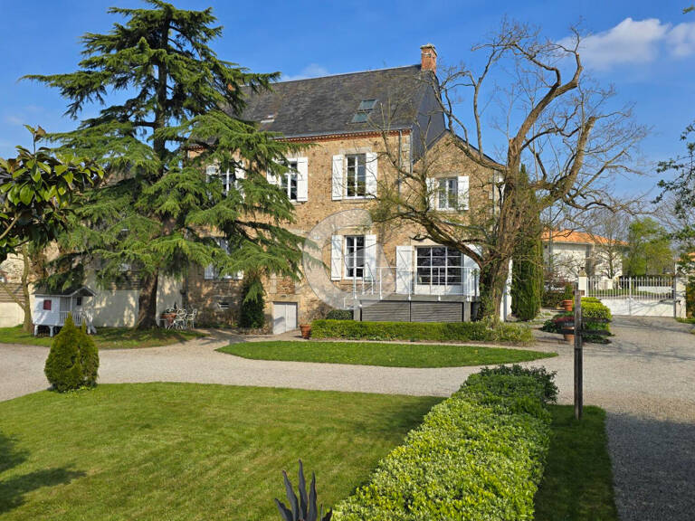 PROPRIÉTÉ 9 PIECES - 274M² À VENDRE À BELLEVIGNY — photo 1