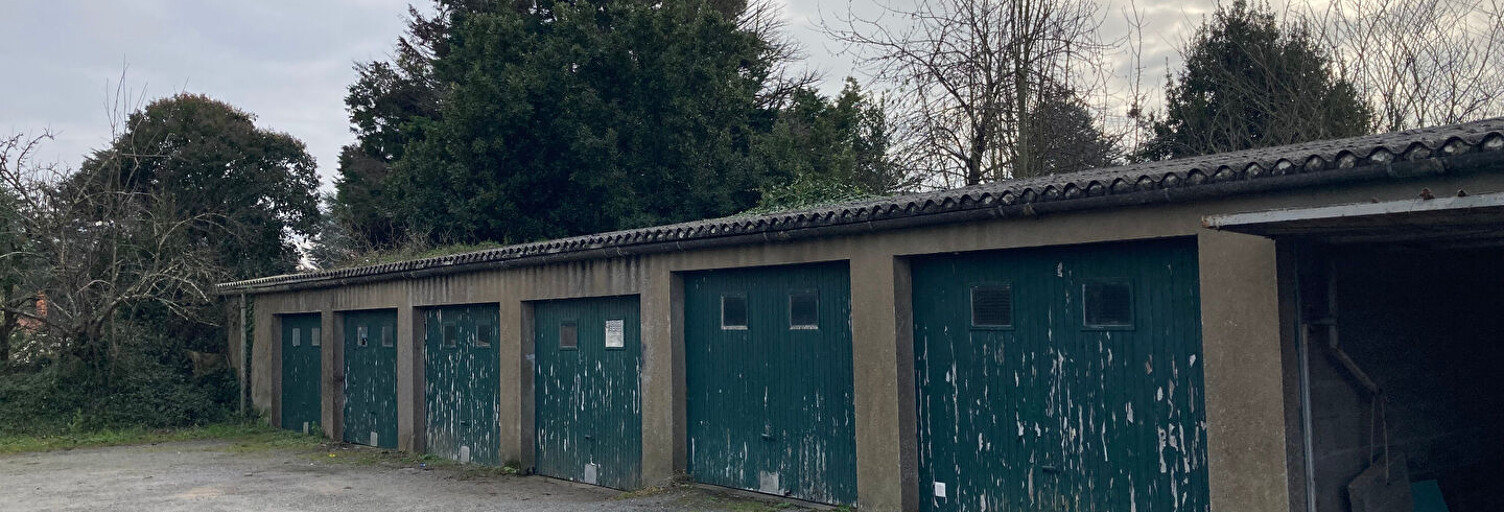 Garage  14 m² à louer à Nantes (44300)