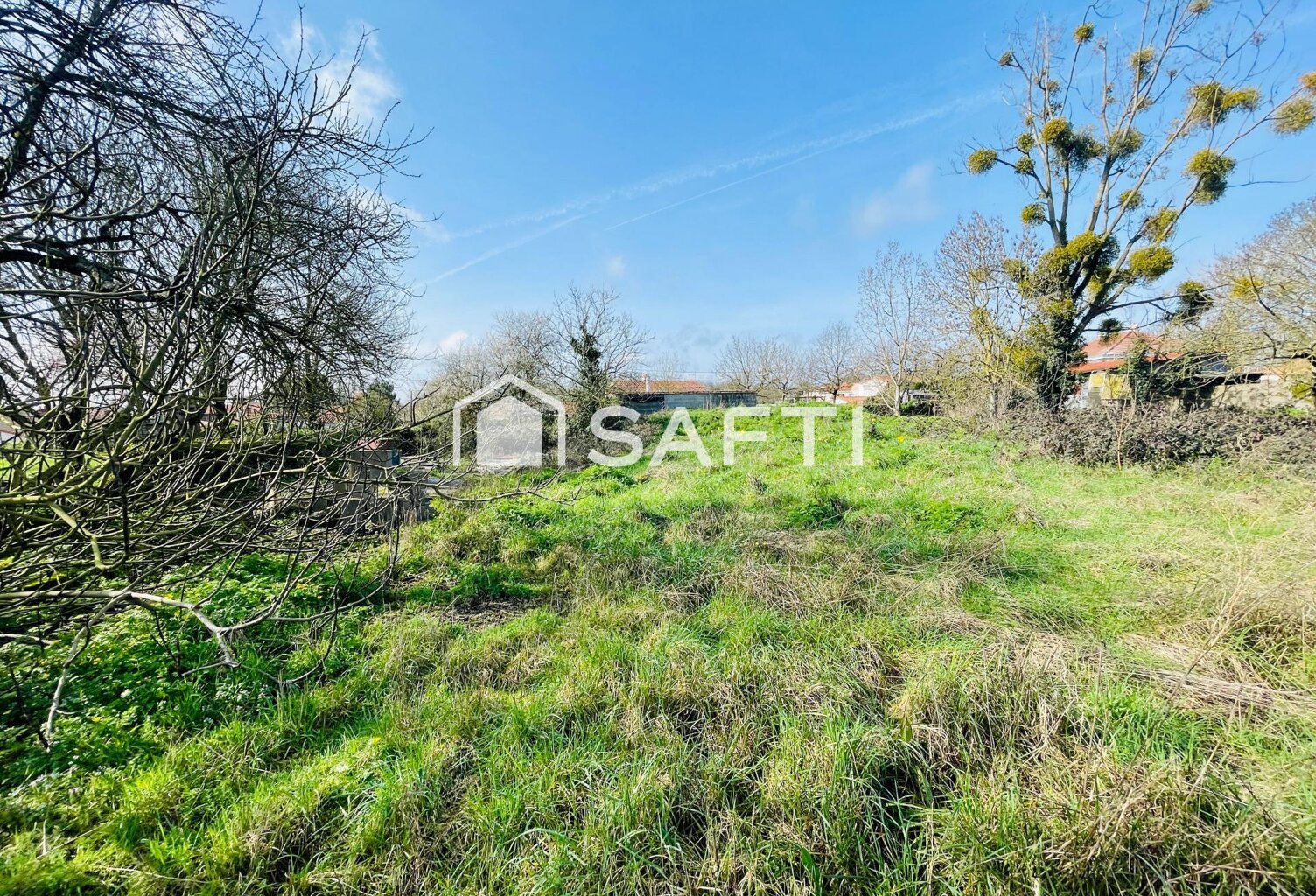 Terrain borné, constructible et non viabilisé — photo 1