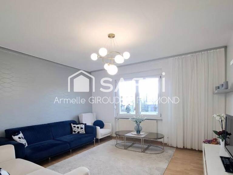 Situé à Mulhouse, immeuble de rapport des années 1955, en grande partie rénové, opportunité idéale investisseur ou projet familial avec revenus locatifs à la clé  211 m² sur 460 m² de terrain  Fort potentiel — photo 1
