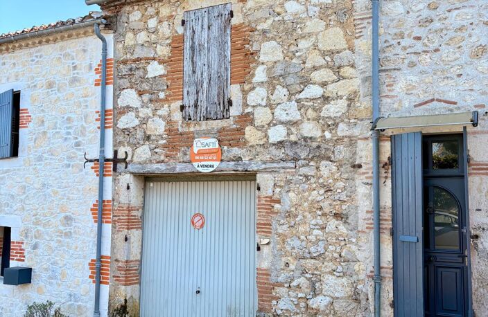 Bâtiment à usage de remise avec jardin, proche des commodités — photo 2