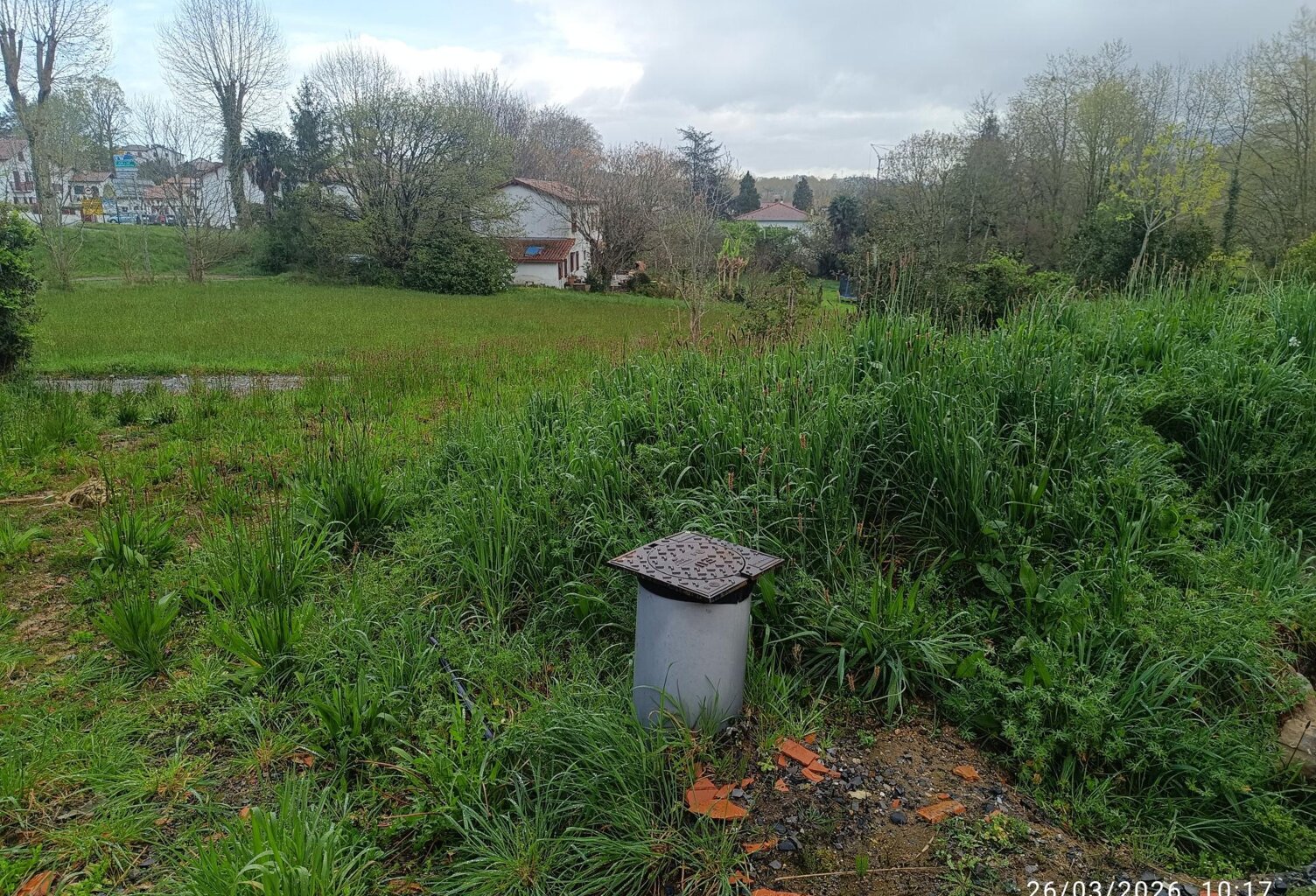 Terrain de 853m2 près dû centre d Urrugne — photo 1