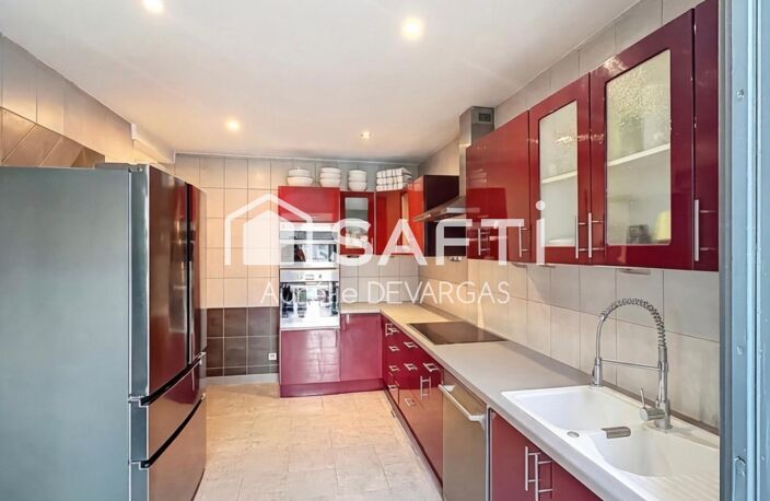 Maison familiale offrant de beaux volumes et un cadre de vie agréable — photo 4