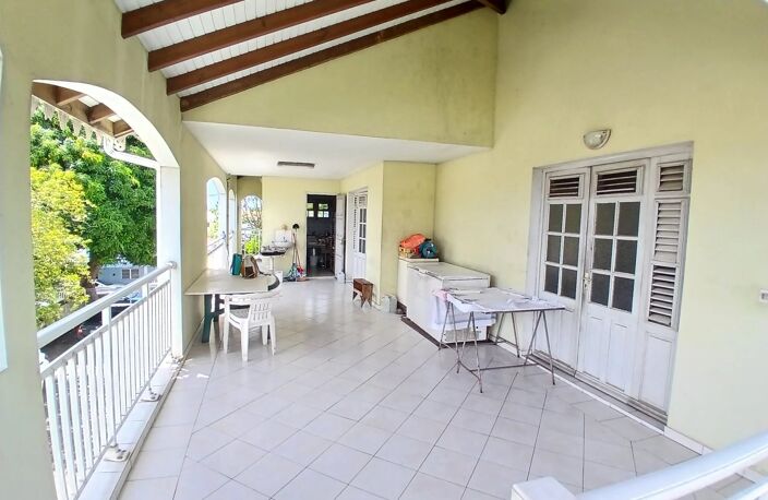 LOGEMENT F5  + LOCAL COMMERCIAL FORT-DE-FRANCE — photo 2