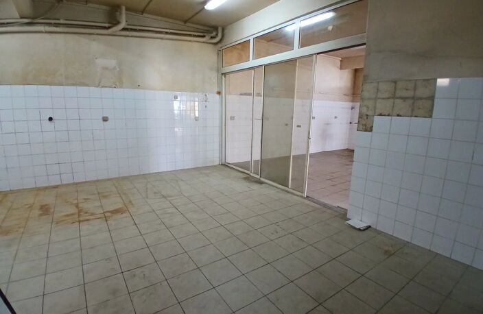 LOGEMENT F5  + LOCAL COMMERCIAL FORT-DE-FRANCE — photo 4