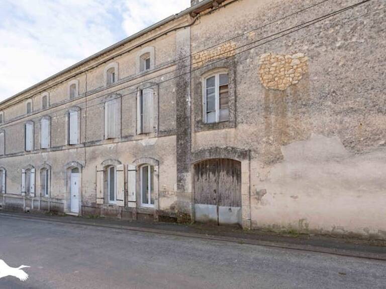 Maison en pierre de 8 pièces principales — photo 1
