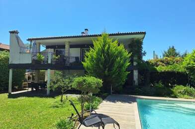 Maison 8 pièces 878560 €