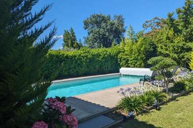 Maison 8 pièces 878560 €