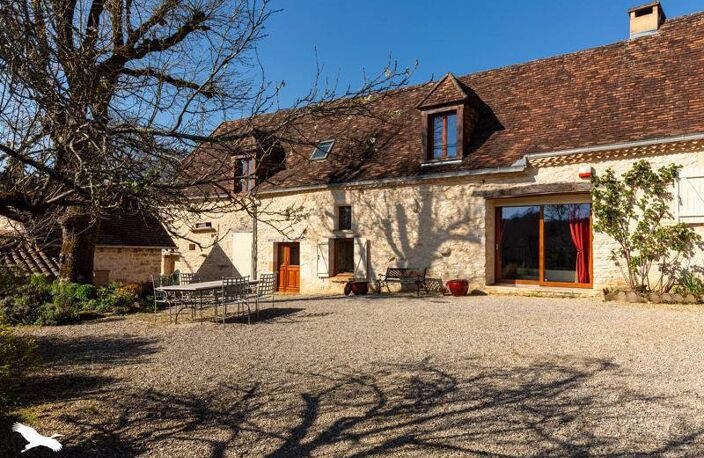 Maison en pierre de 7 pièces principales — photo 2