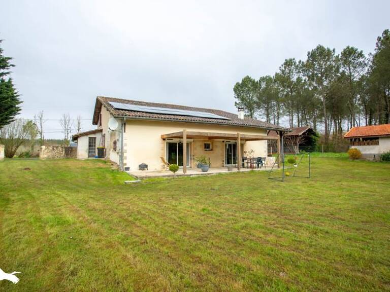 Maison en pierre de 6 pièces principales — photo 1
