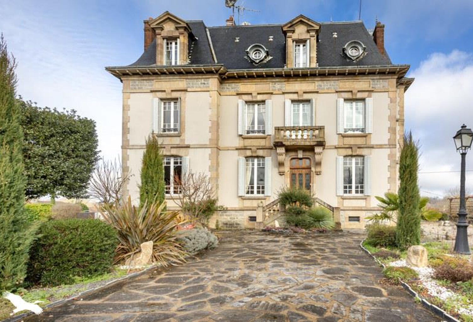 Maison de ville de 8 pièces principales — photo 1