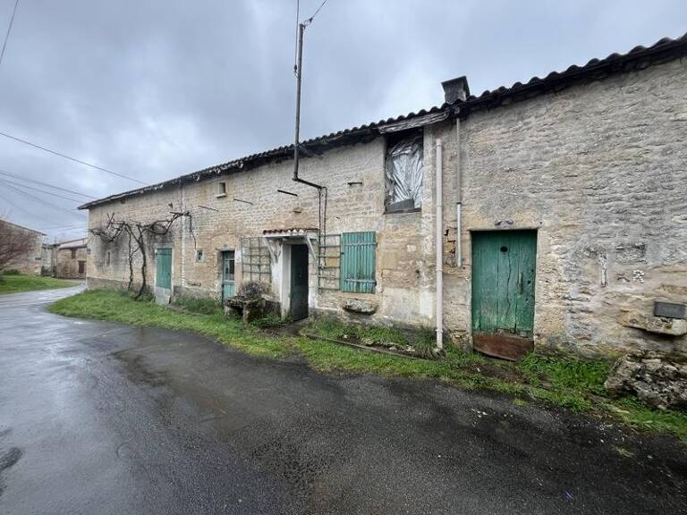 Maison en pierre de 1 pièces principales — photo 1
