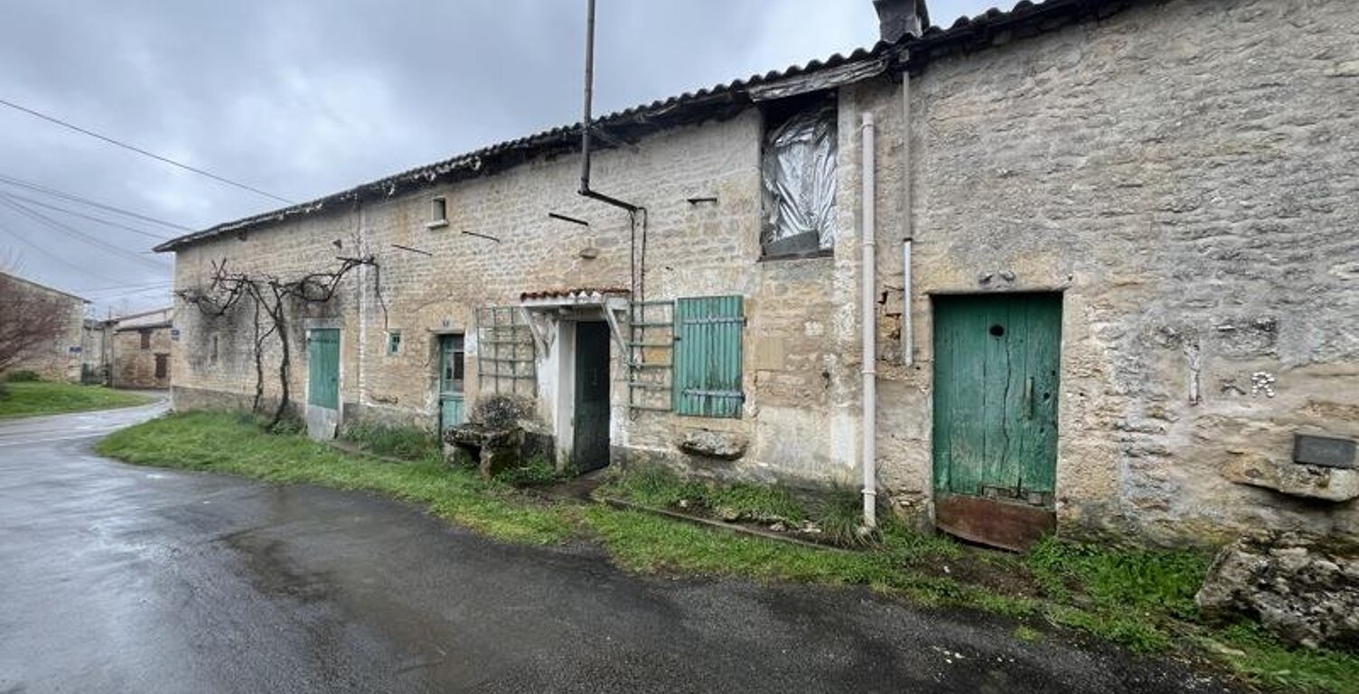 Maison en pierre de 1 pièces principales — photo 1